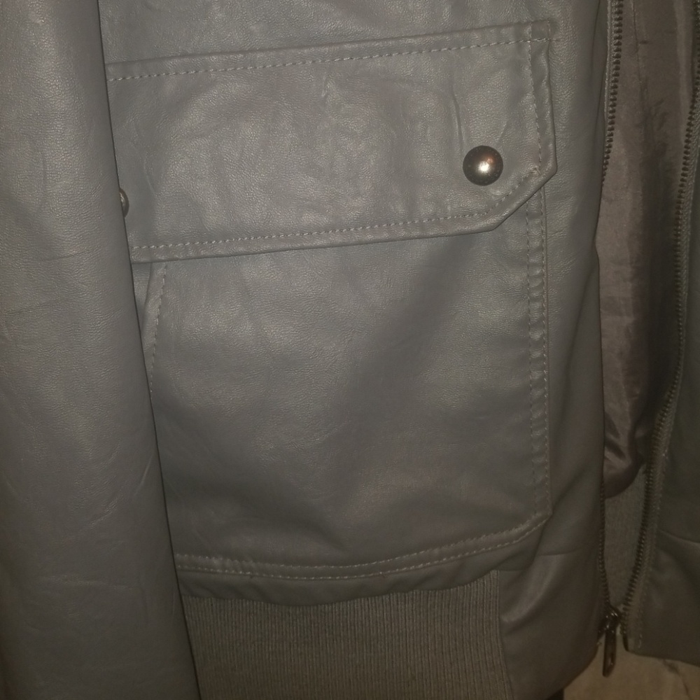 Coat - Picture 4 of 8